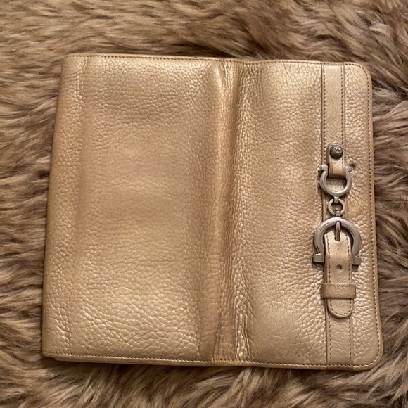 Gold color Salvatore Ferragamo - Picture 4 of 5